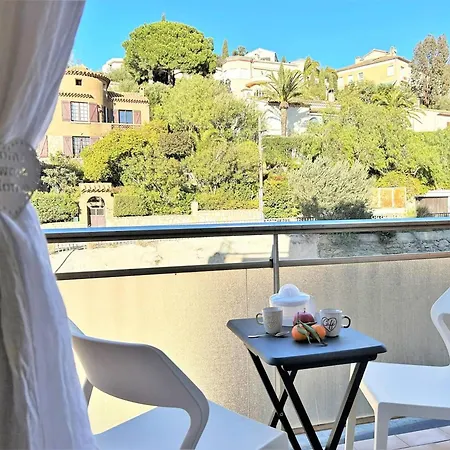 Pour 4 Personnes Au Coeur Du Lavandou Avec Vue Sur Les Collines - Fr-1-251-579 Апартаменти