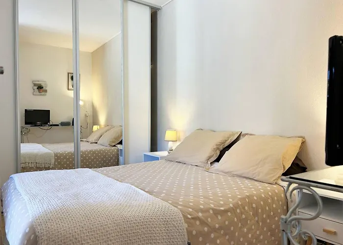 Daire Pour 4 Personnes Au Coeur Du Lavandou Avec Vue Sur Les Collines - Fr-1-251-579 Le Lavandou