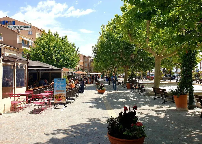 Pour 4 Personnes Au Coeur Du Lavandou Avec Vue Sur Les Collines - Fr-1-251-579 * Le Lavandou